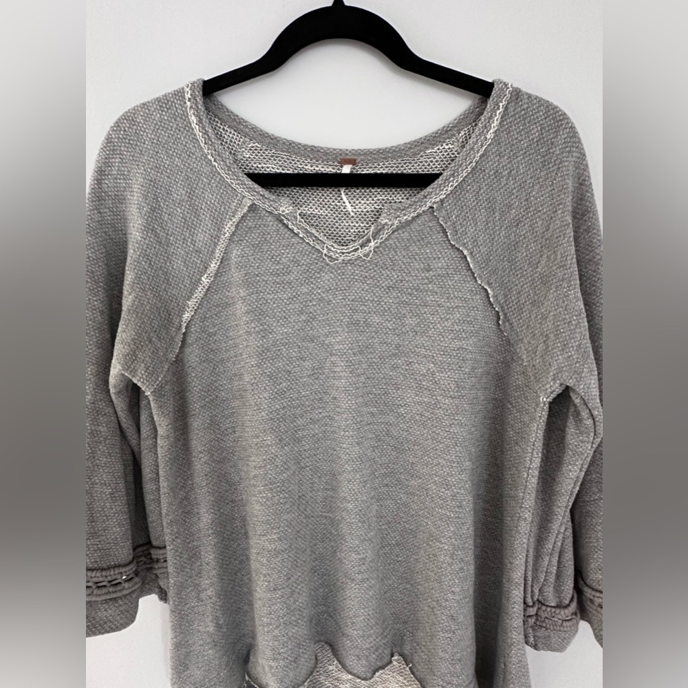 Free People Grey Textured Knit Long Sleeve Sweater (Boho/Slouchy Fit) - Size XS - Picture 4 of 11